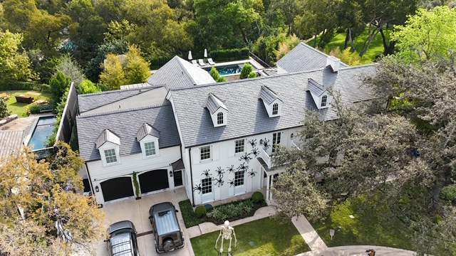 D & H Roofing Inc - Austin